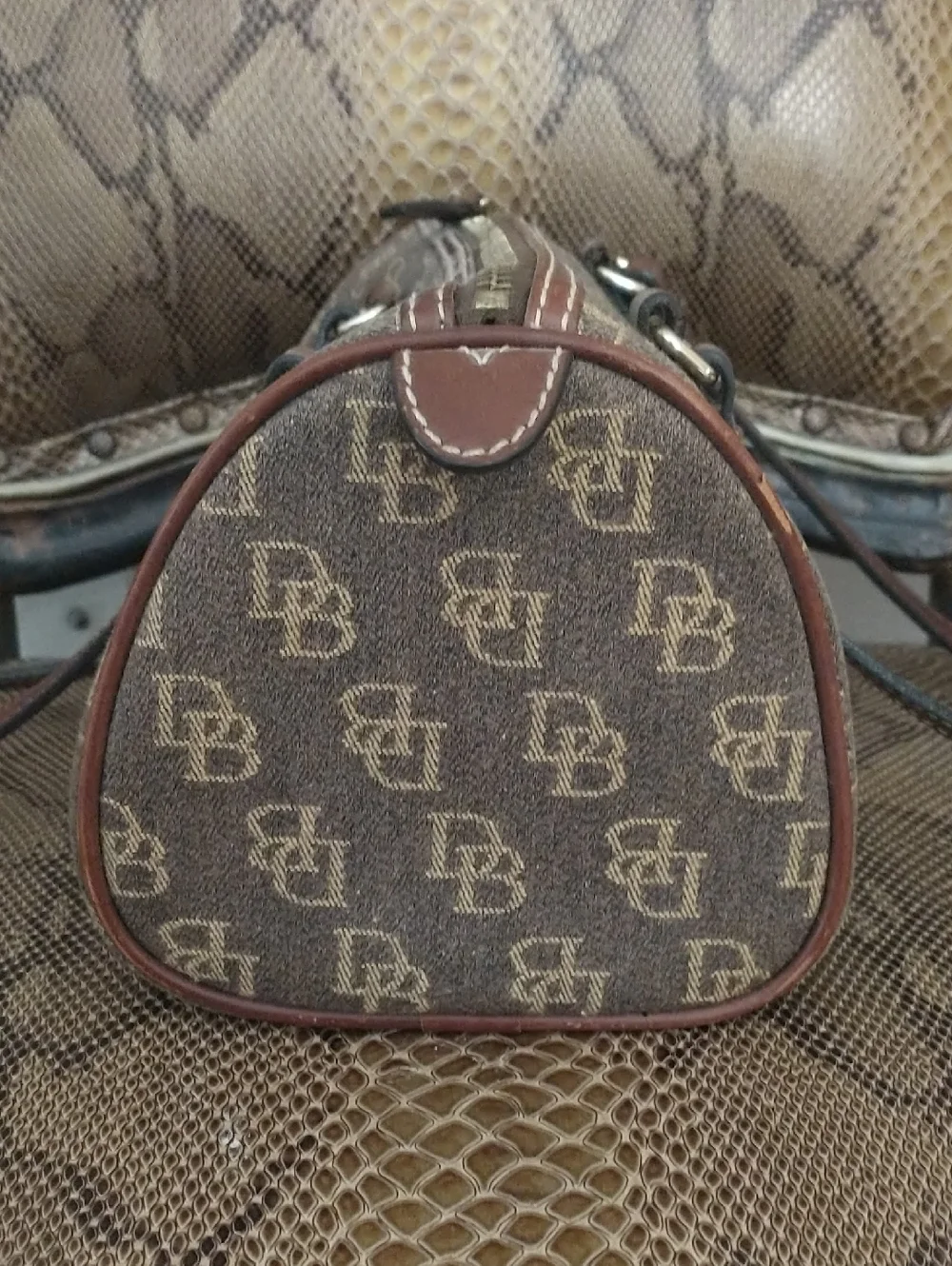 Dooney & Bourke Monogram Fabric Handbag 👜 - Picture 5 of 10
